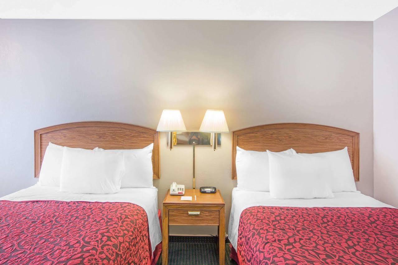 Days Inn By Wyndham Wilmington / University Exteriér fotografie